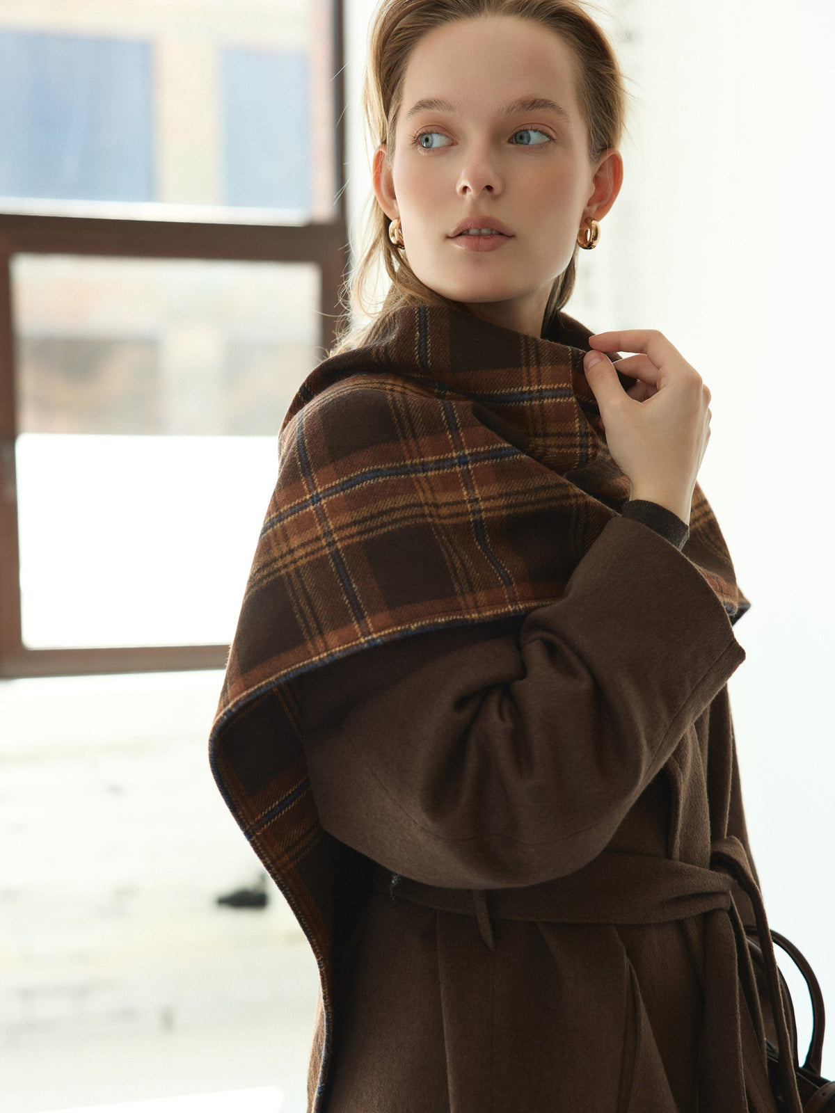 CHÉLIE brown check wool stole