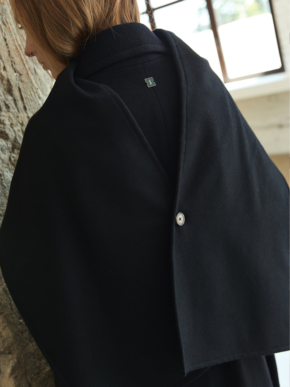 CHÉLIE black wool stole