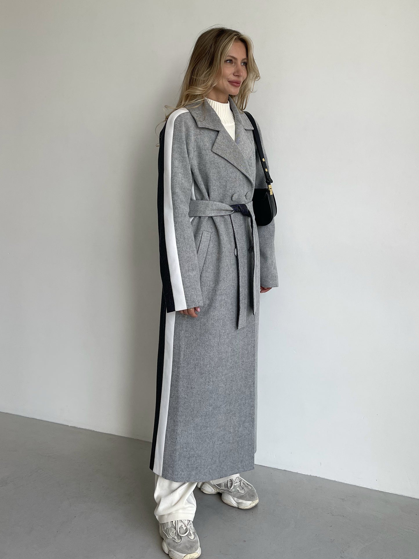 Three-color Wool Maxi Coat 10